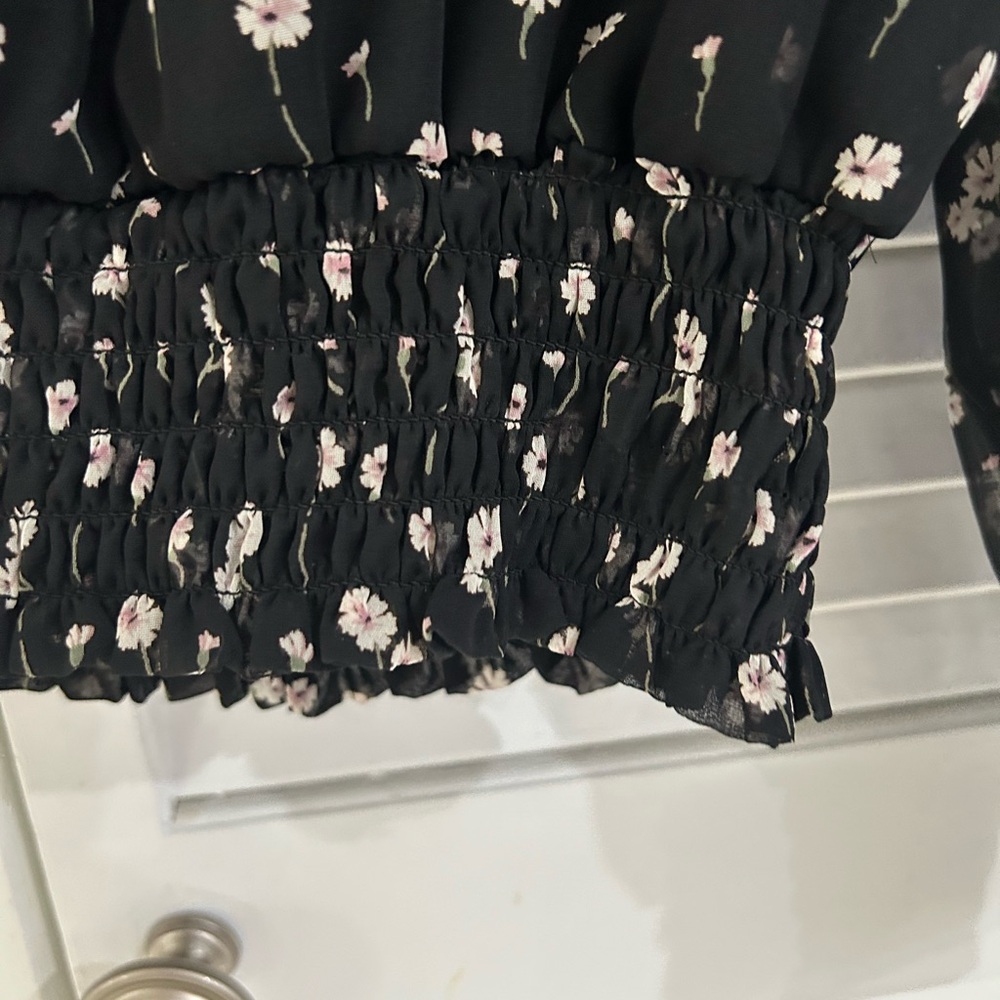 Alice Blue Black and White Floral Blouse - Picture 7 of 10